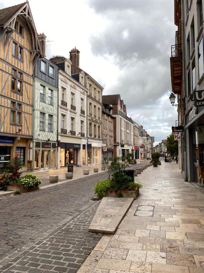 Studio Zola Situe En Plein Centre-Ville De Troyes Exteriér fotografie